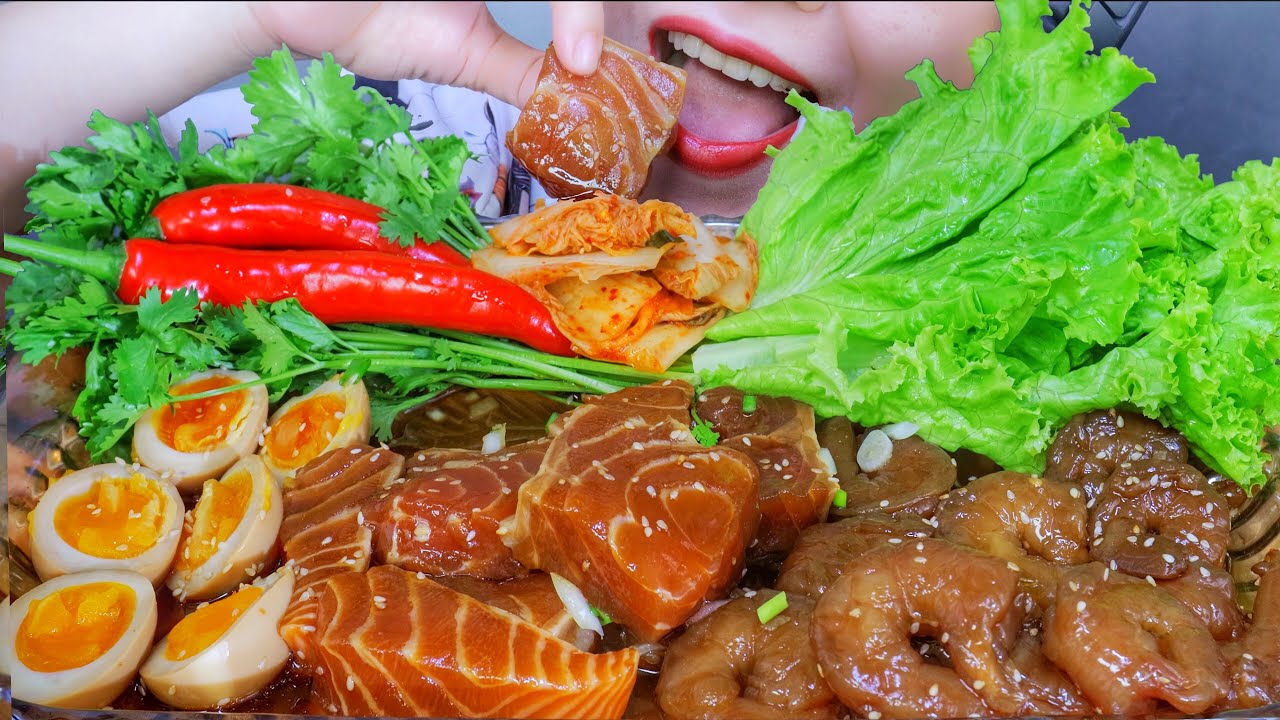 Asmr soy sauce marinated seafood ( raw shrimps , raw salmon ) eating sounds | LINH-ASMR