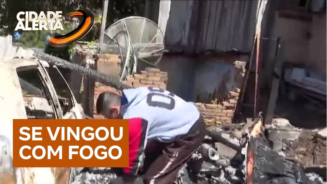 Mulher ateia fogo em carro e moto do ex-namorado após ele aparecer com nova companheira