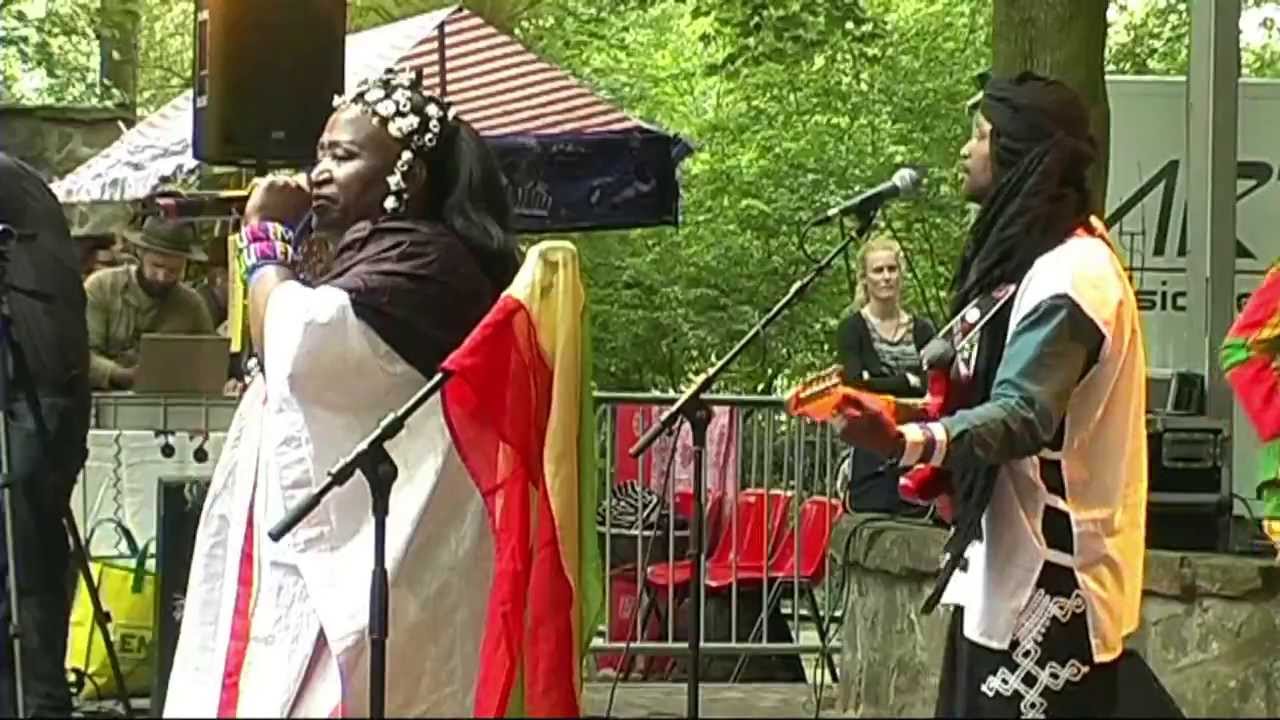 Khaira Arby - 5 - LIVE at Afrikafestival Hertme 2011