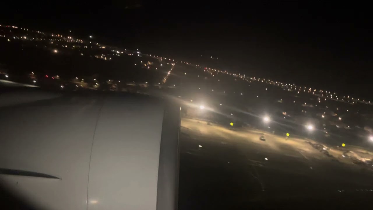 대한항공 B77W HL8217 타오위안 국제공항 이륙