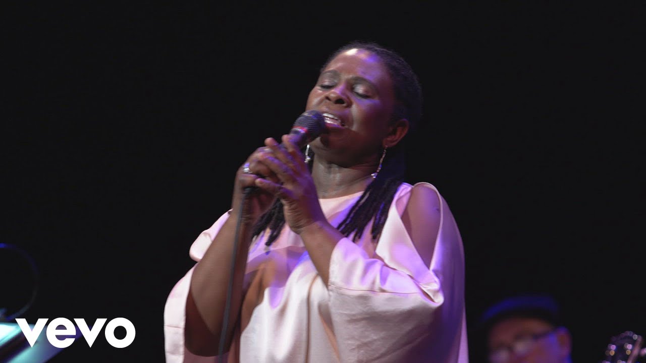 Ruthie Foster - Phenomenal Woman (Live at the Paramount)