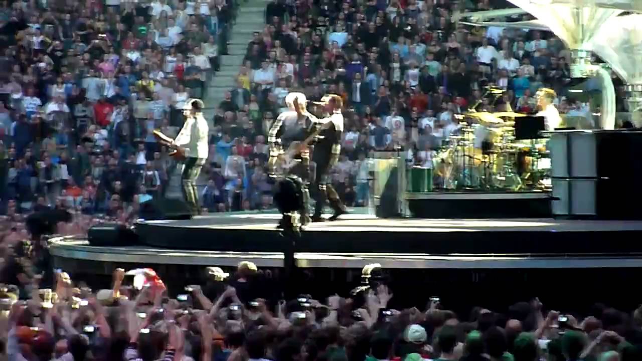 U2 Berlin Olympic Stadium 2009-07-18 Beautiful Day HD
