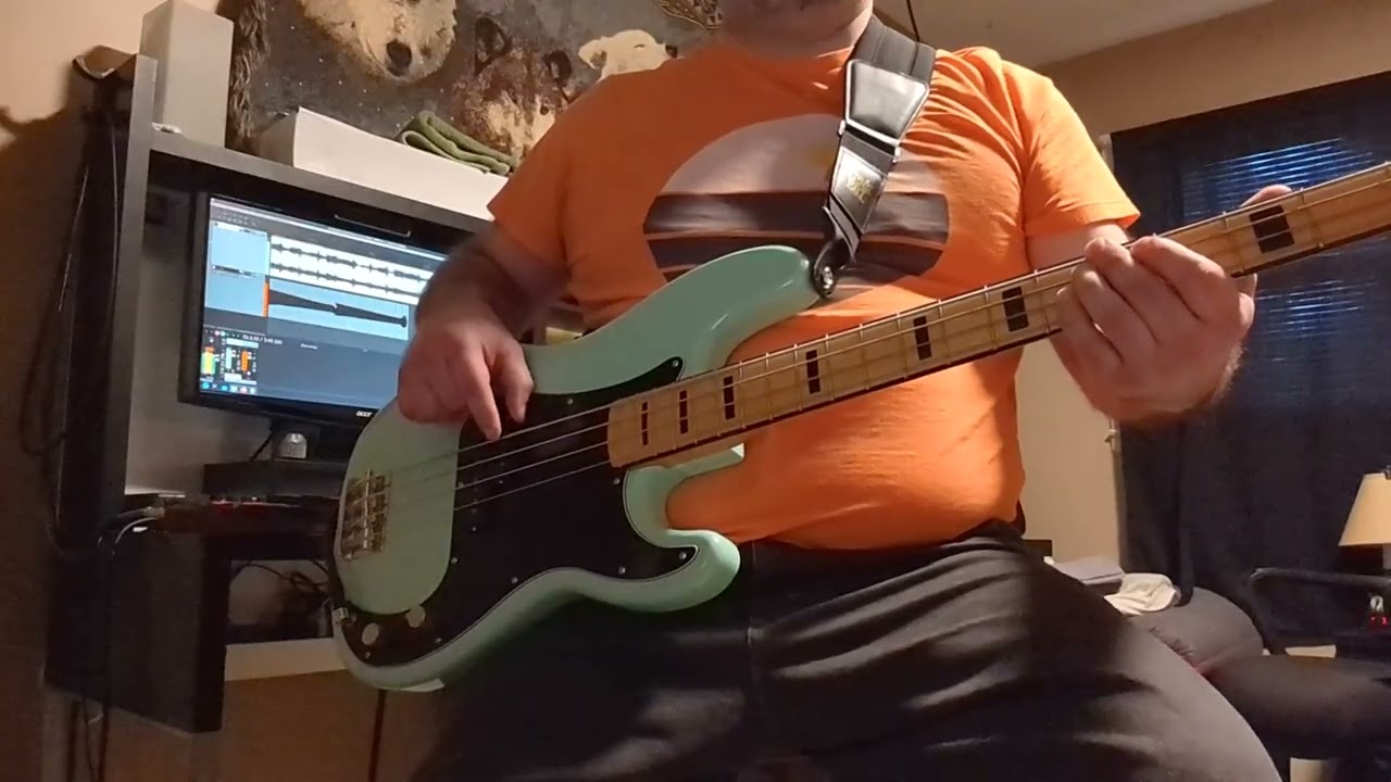 Another Brick In The Wall (Beginner Bass Cover)