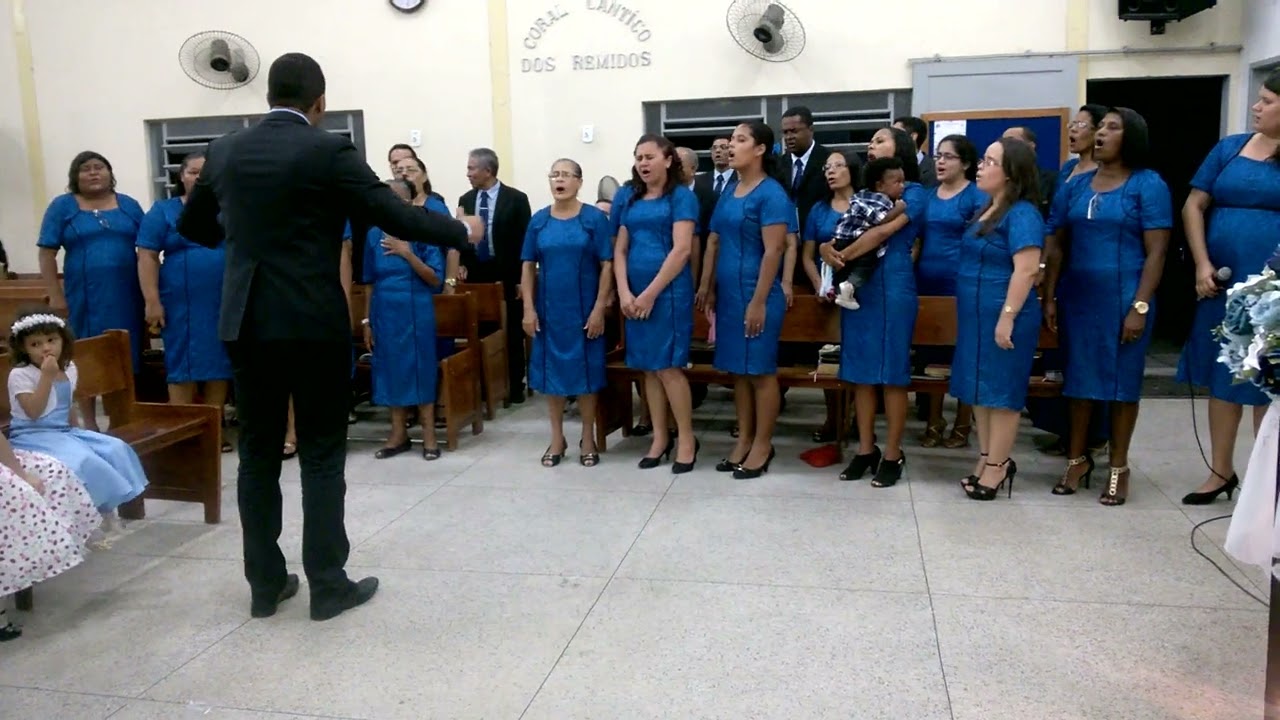Coral Cântico dos Remidos - Música Consola o Meu coração - Maestro Elder Albuquerque - IEADPE