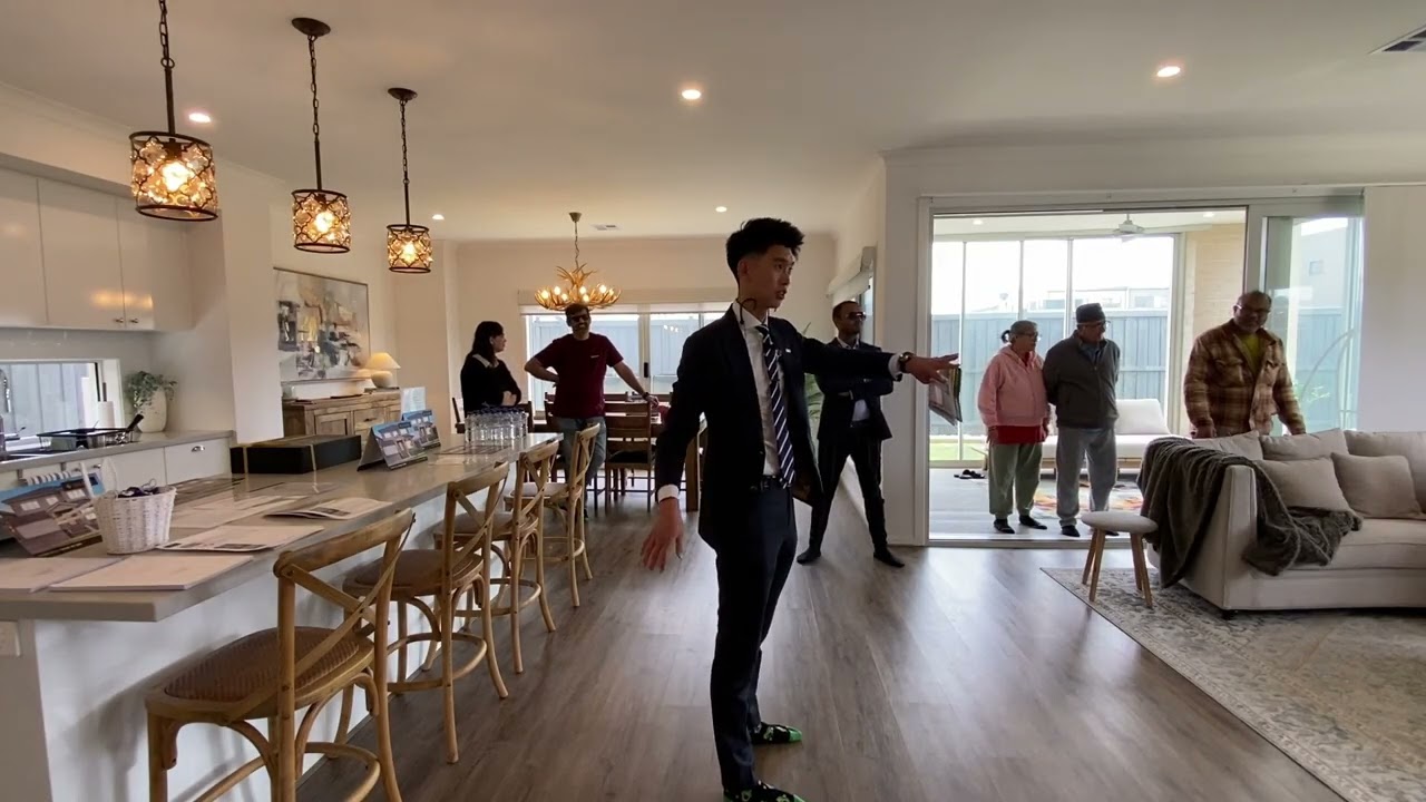 MELBOURNE AUCTION SELLS AT RESERVE in TARNEIT