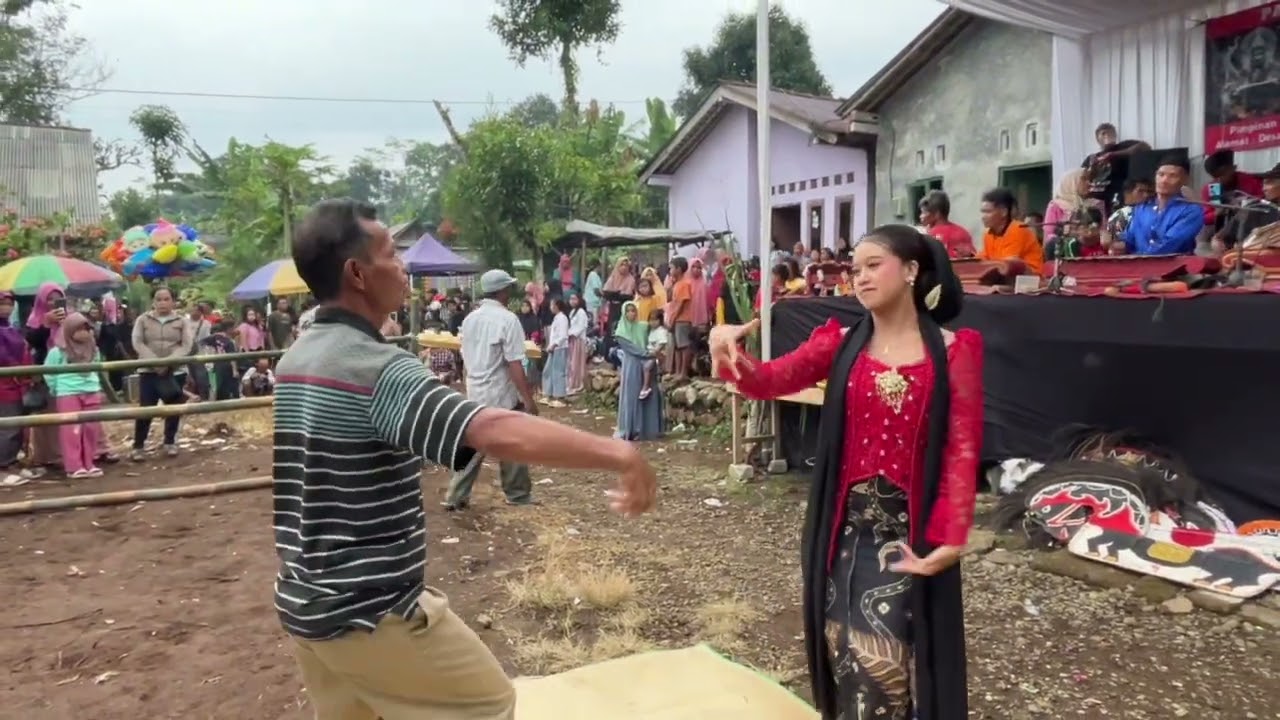 Tradisi Sawer Sinden di Ebeg Rakyat Banyumasan