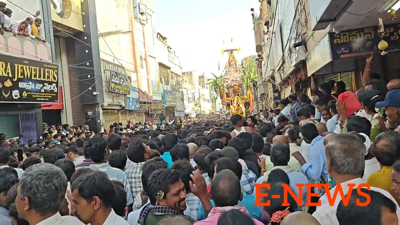 కదిరి శ్రీమద్ ఖాద్రి లక్ష్మీ నరసింహ స్వామి వారి తేరు బ్రహ్మ రథోత్సవ ప్రారంభానికి సిద్ధం