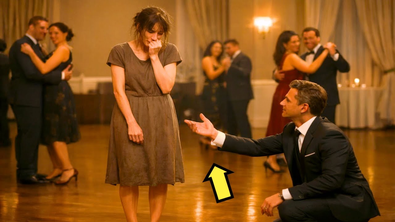 SIE WAR HÄSSLICH UND WURDE AUF DEM BALL IGNORIERT… BIS EIN REICHER VOR IHR AUF DIE KNIE GING