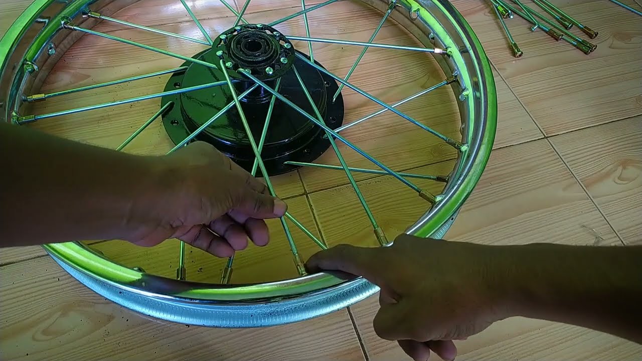 Old model Bullet Vintage Cycle Hub Lacing. 😉😉