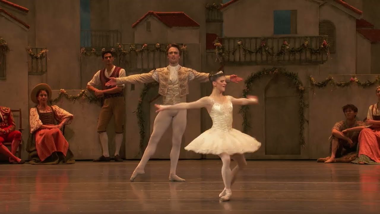 Mayara Magri and Matthew Ball perform the Act 3 Pas de deux coda from The Royal Ballet's Don Quixote