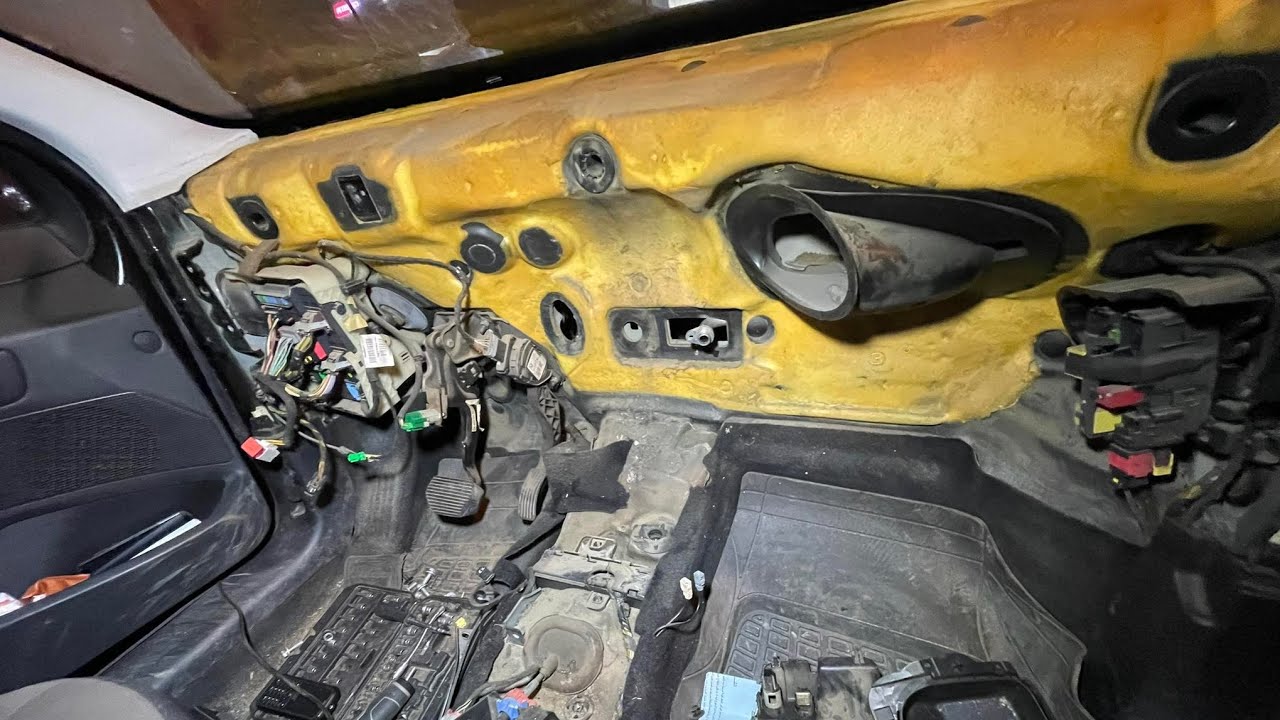 Peugeot 2008 dashboard removal & evaporator coil replacement..فك تابلوه وتغيير تلاجه تكييف بيجو 2008