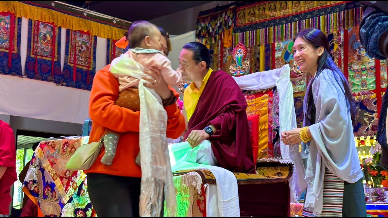 H.H. the 43rd Sakya Trizin Gyana Vajra Rinpoche with Dagmo Sonam Palkyi la🌸🌸🌸