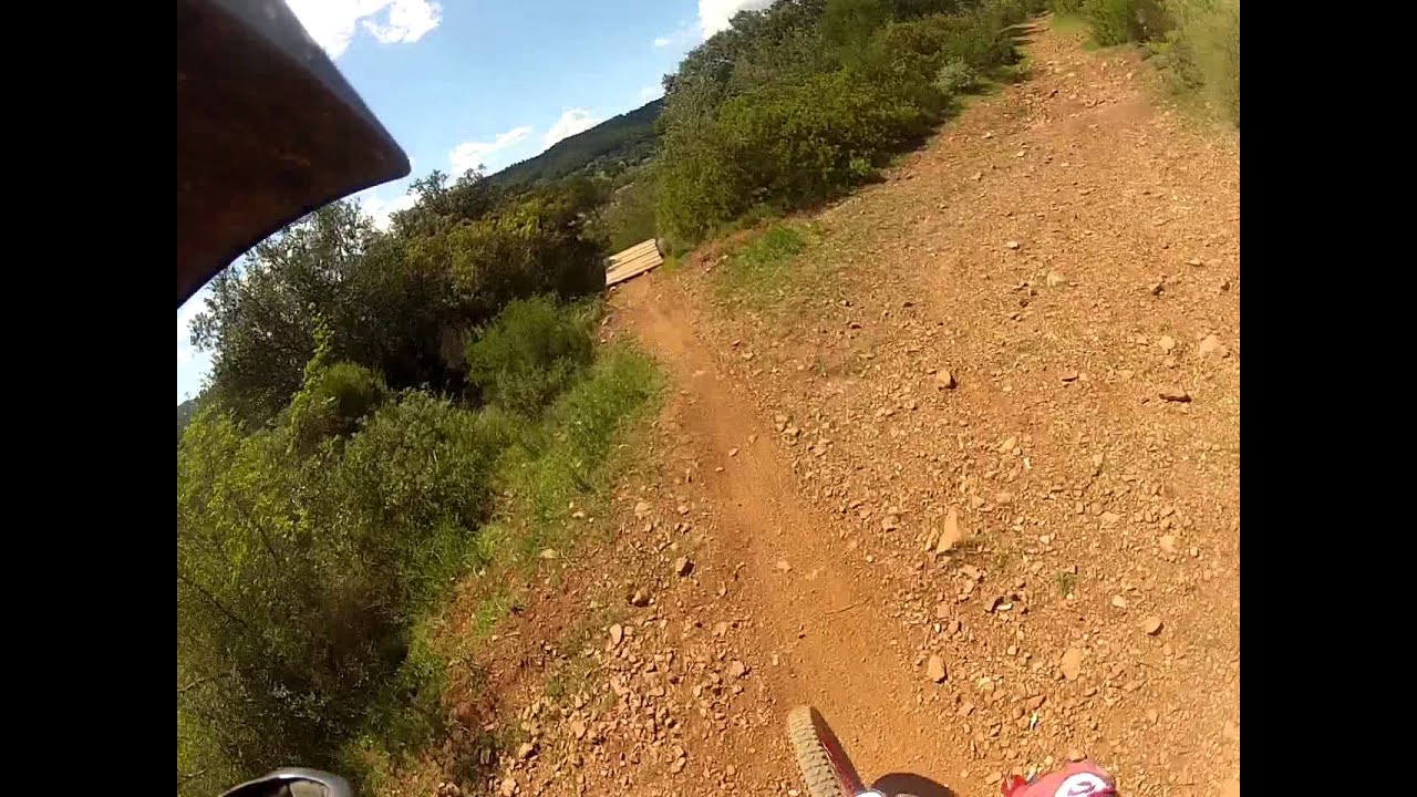 vtt var cro'rois team sur la DH de taradeau