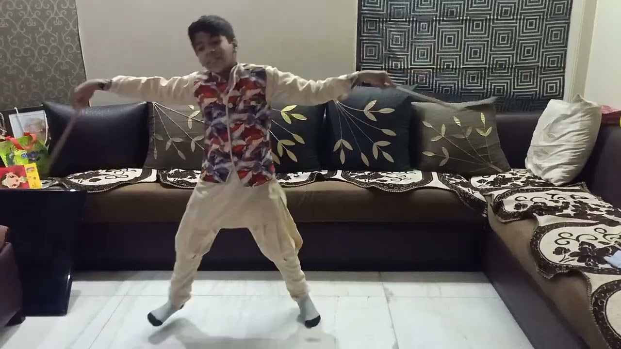 folk dance competition# class third#first position#solo dance#gujrati folk dance by kid#prop dandia
