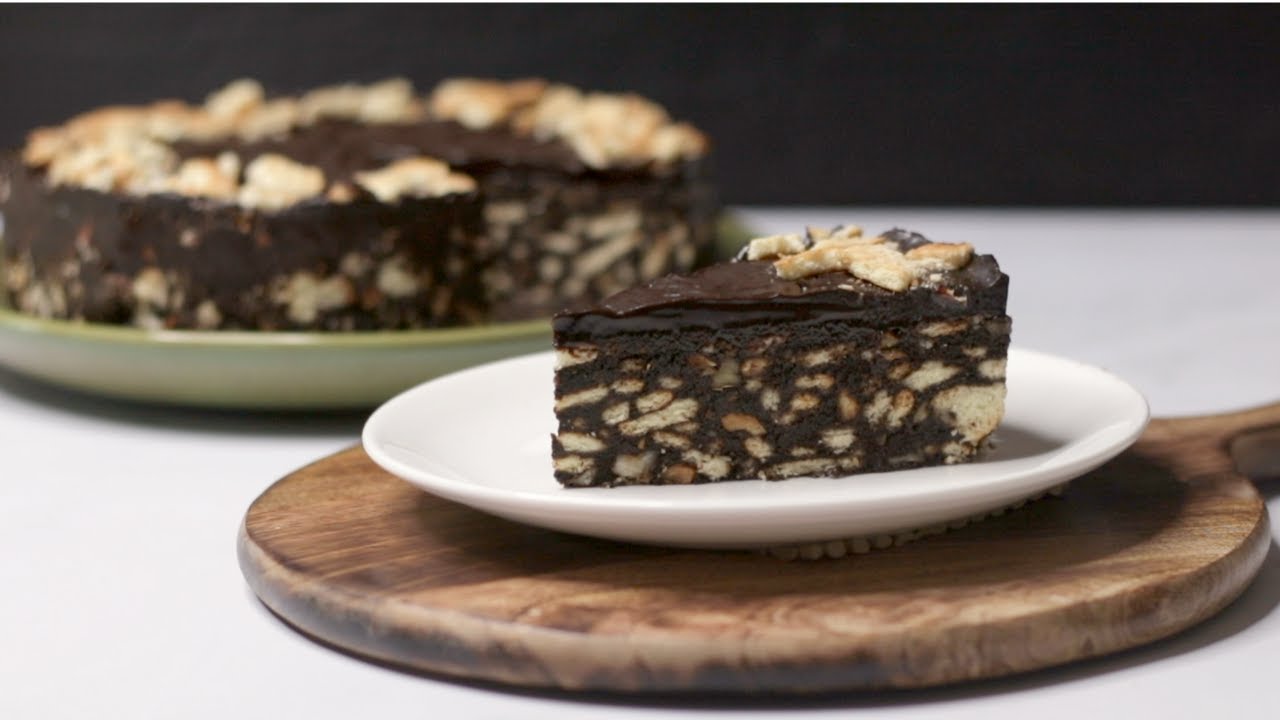 No Bake Eggless Biscuit Cake | Scrumptious Homemade Recipe