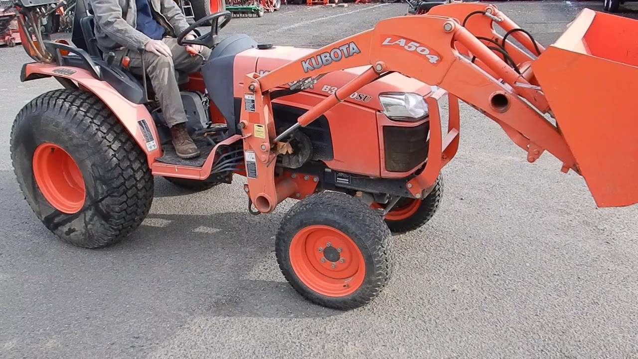 Auction #2950642 - Kubota B3300 SU Diesel 4x4 Tractor - SEE