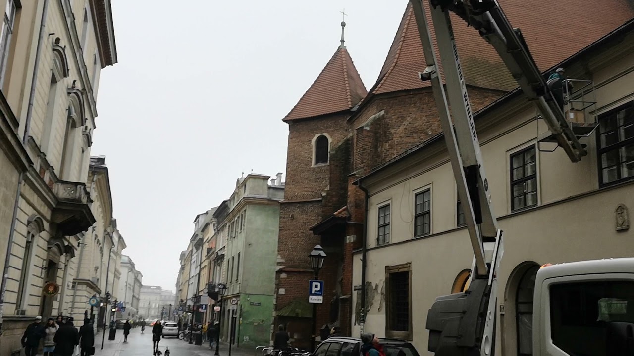 Extreme Work: wynajmujemy podnośnik do prac przy elewacji! Więcej na www.praceekstremalne.pl