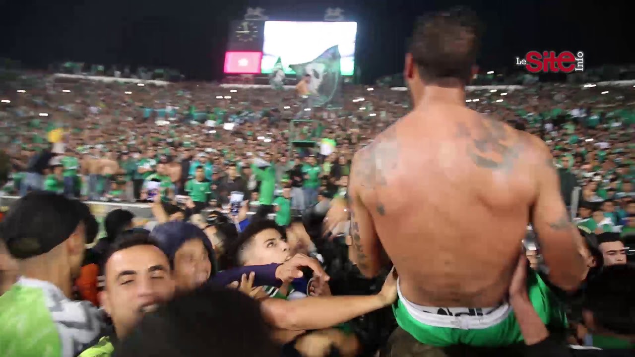 جماهير الرجاء تحاصر متولي وبانون وتهتف باسمهما بعد 