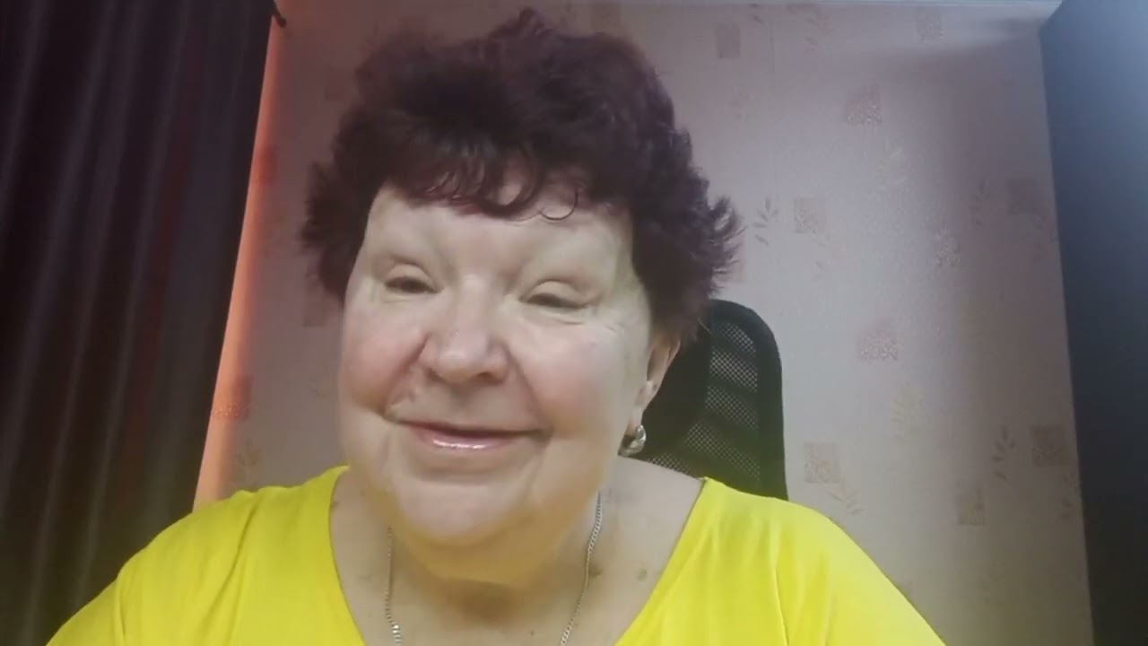 Ещё недавно бегала девчонкой…￼