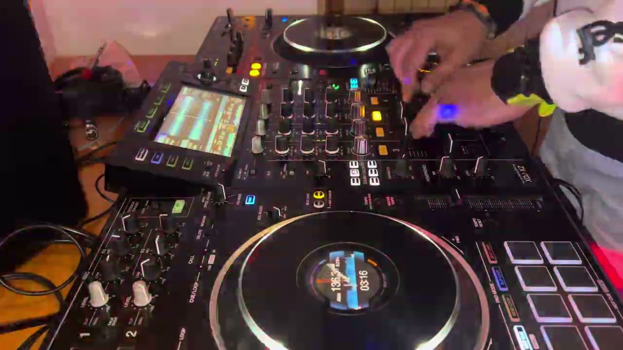 El tugurio parte-4 Edu Martí mezclando con Pioneer XDJ xz