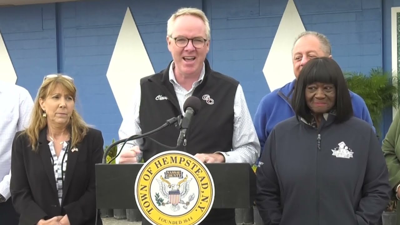 Supervisor Don Clavin & Hempstead Town Board help unload hundreds of Palm Trees at Malibu Beach