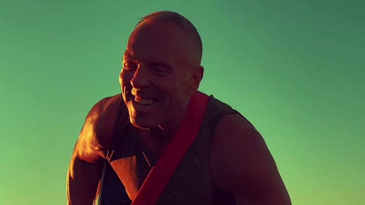 miQa El   Walking Medicine Official Video
