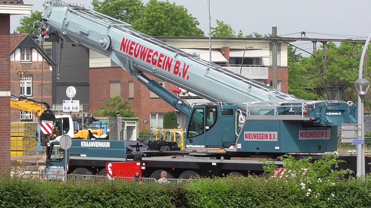 bouw parkeergarage station Wijchen deel 47 / afbreken en transport torenkraan BAM 1/4