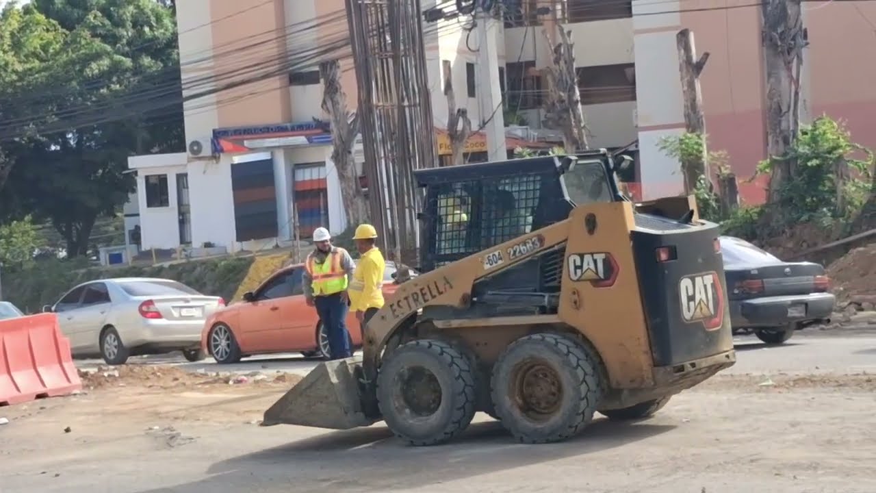 4 de febrero de 2026 La construcción del monorriel frente al Codia.