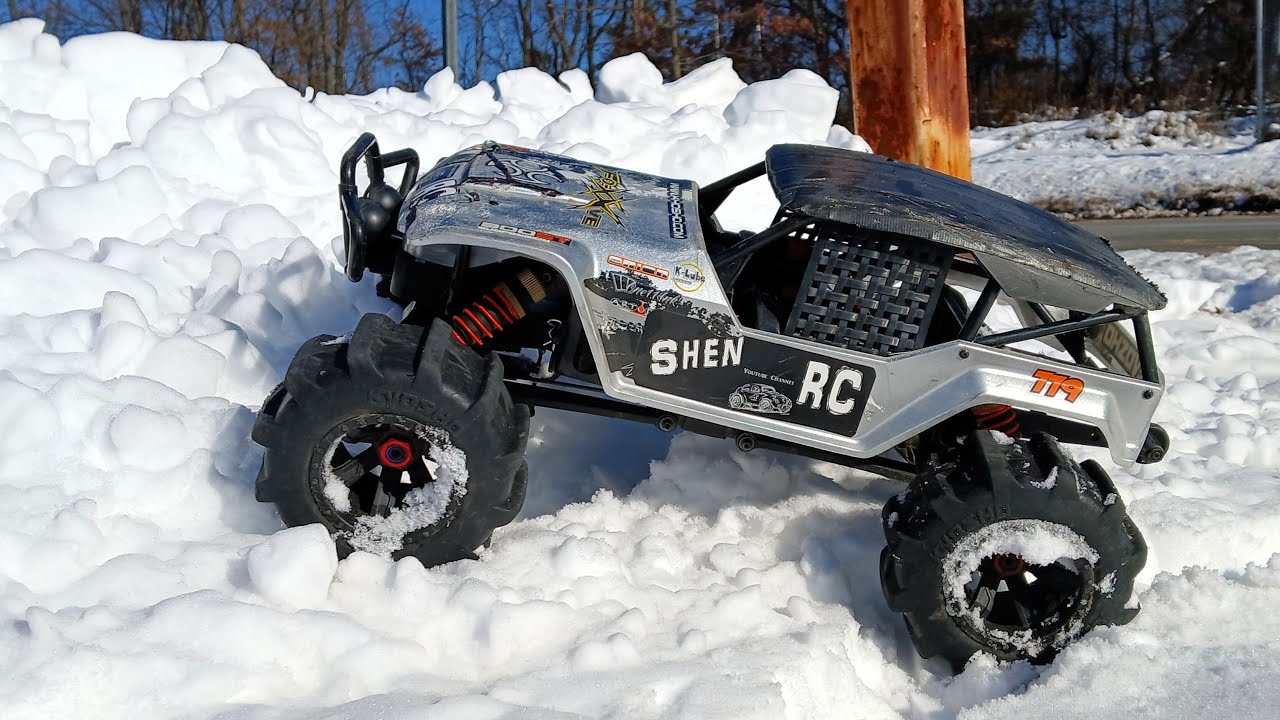 KYOSHO FOXX RC CAR FLYING THROUGH SNOW!