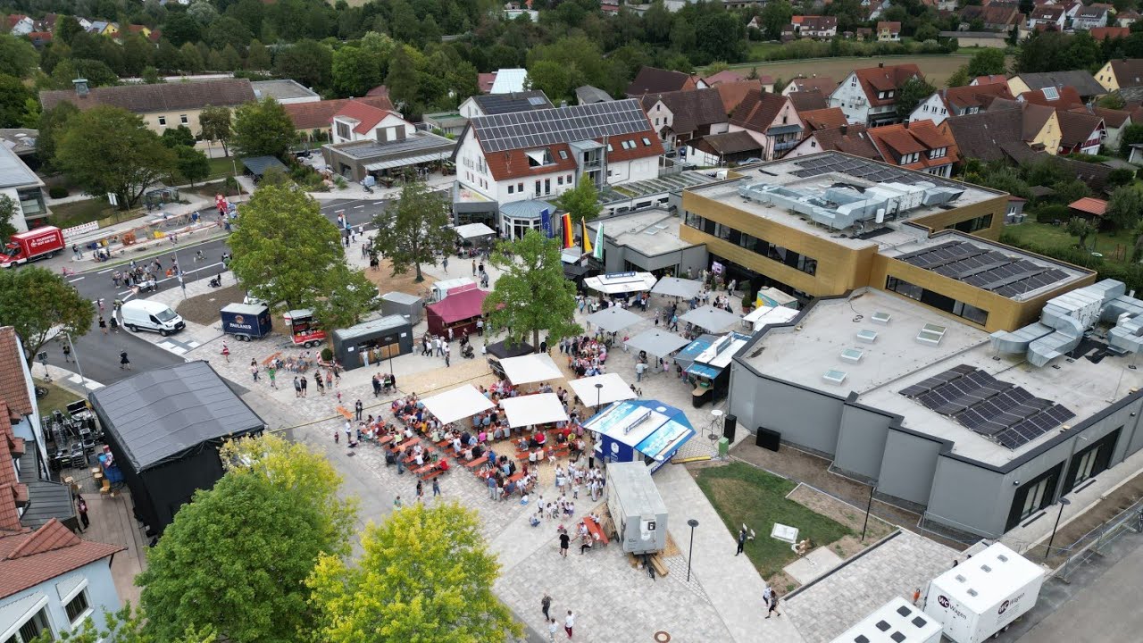 Neugestaltung Rathausvorplatz Rot am See