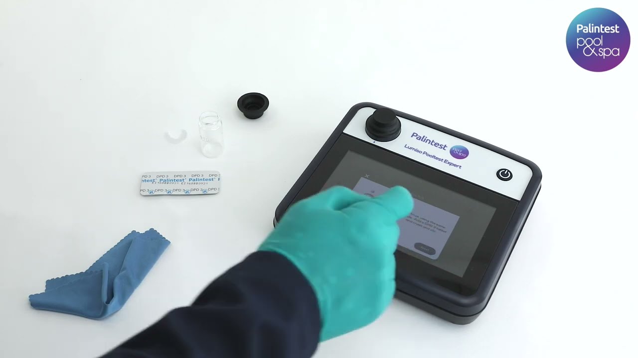 How to perform a free, total and combined chlorine test with your Lumiso Pooltest Expert photometer