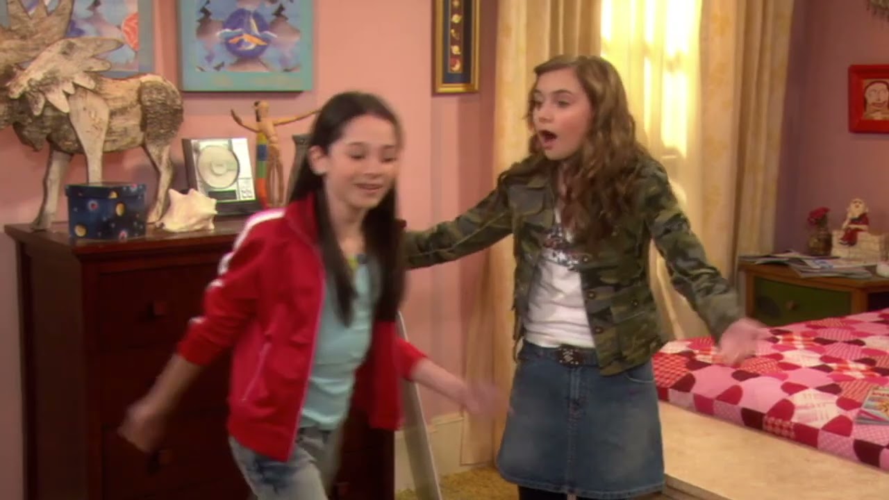 Joey charms a 11-year-old girl ! 🚨🚔