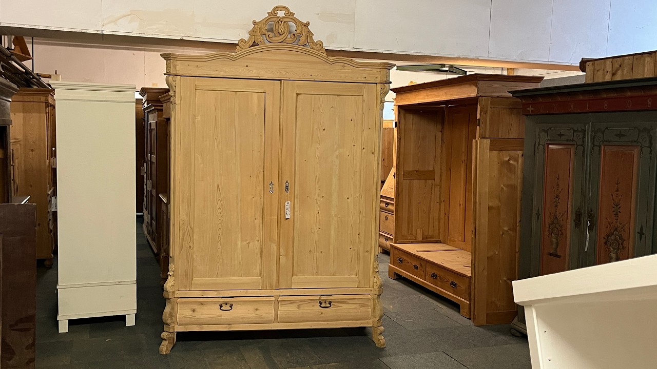 Very Large Shelved Antique Pine wardrobe (Dismantles) (J7705F) @PinefindersCoUk 
