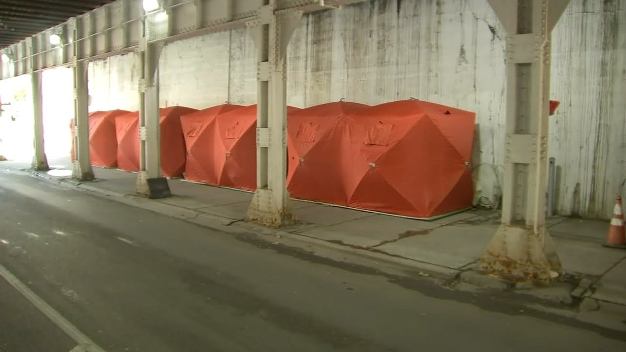 City threatening to remove tents donated to Chicago's homeless