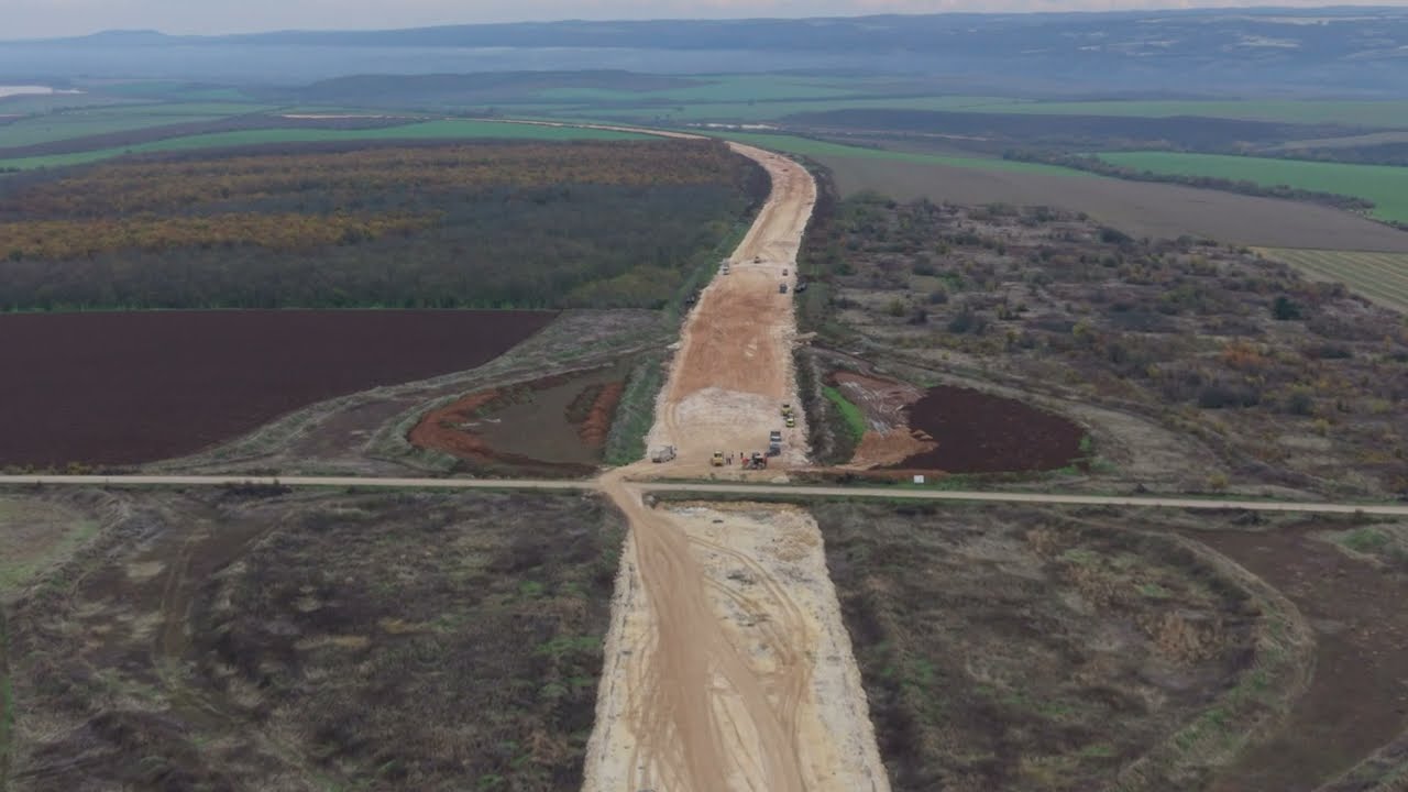 Дрон шпионира работници (The construction of Hemus motorway ep. 12)