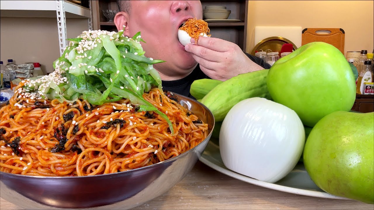 집에서 만든 비빔국수가 맛 없는 이유 . .  대박집 비빔국수 별거 아닌데 . . MUKBANG