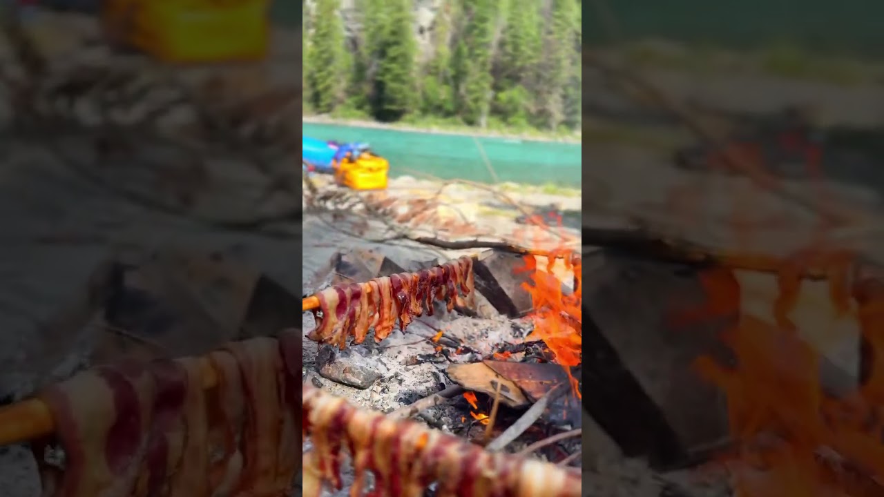 Cooking bacon over the fire #campcooking #campcook