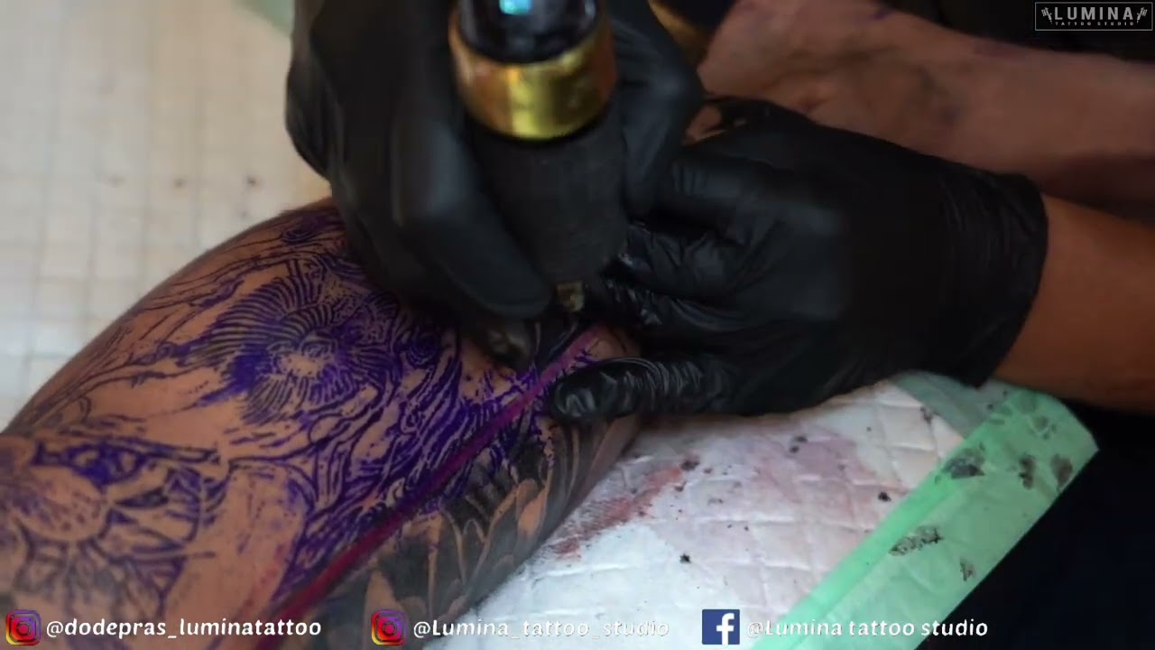 BLACK AND GREY WITH RED COLOUR JAPANESE STYLE - FULL LEG TATTOO