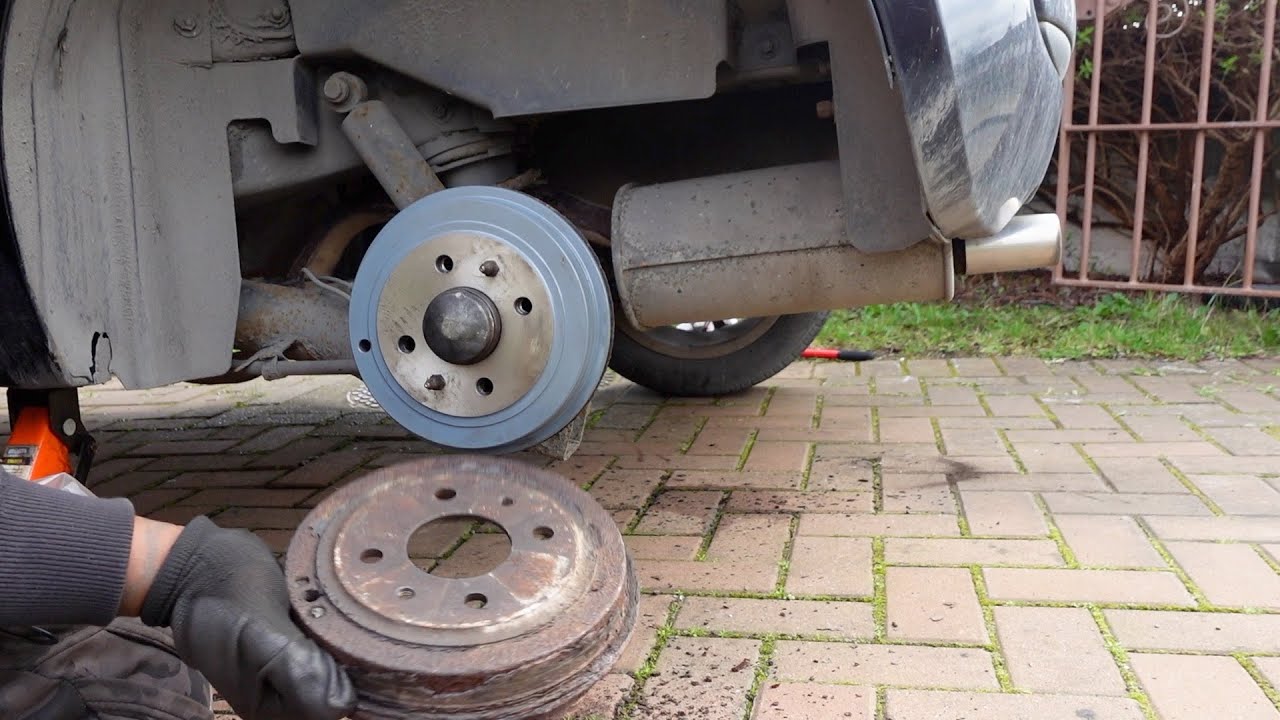 fiat 500 drum brake housing replacement-basic tools