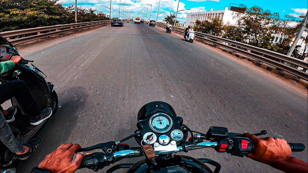Rushing Into The Traffic | Hyper riding | Classic 350