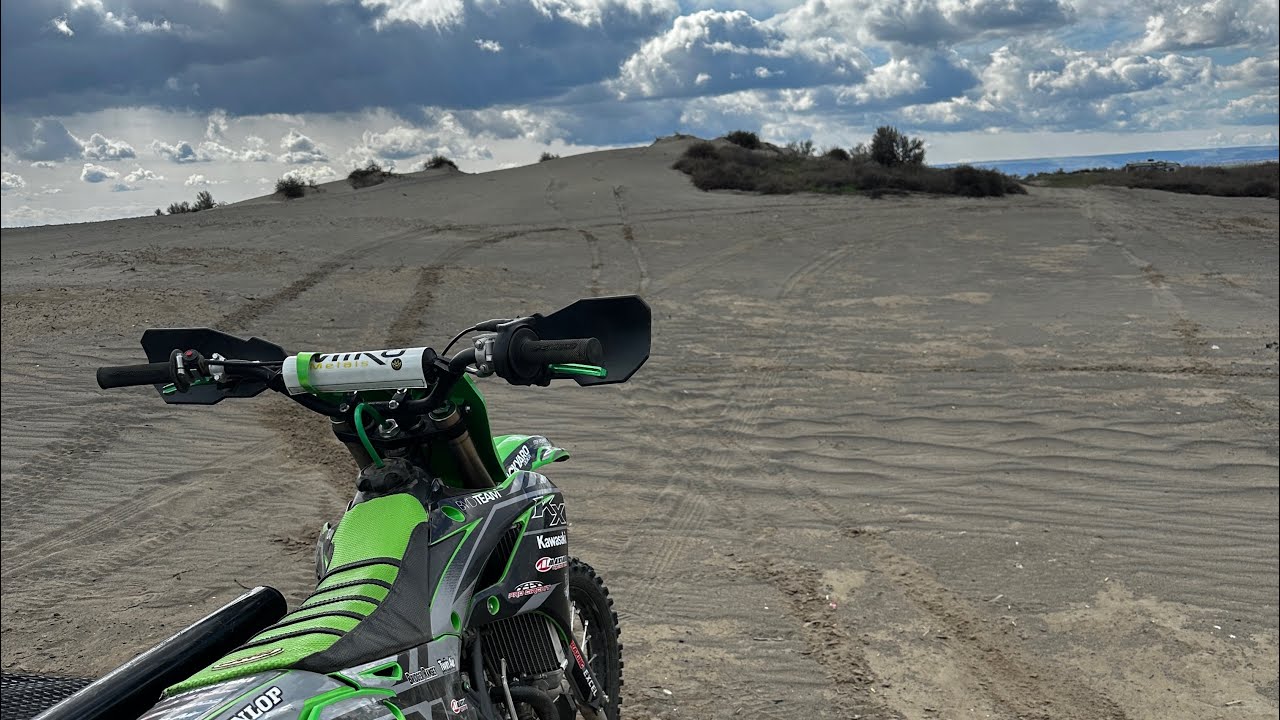 Riding dirt bikes at juniper, Pasco Washington 