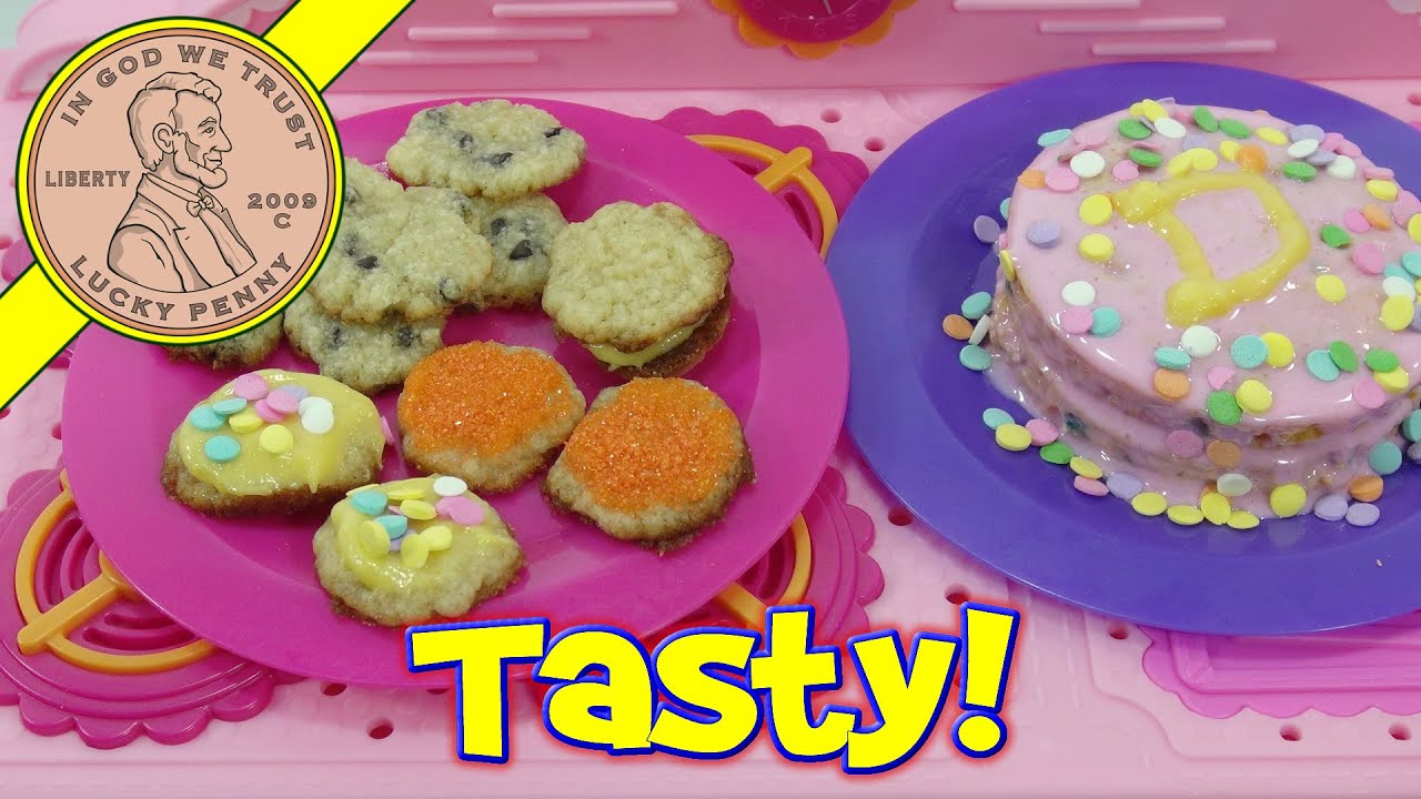 2014 Lalaloopsy Kids Baking Oven - Double Layer Cake, Sugar & Chocolate Chip Cookies!