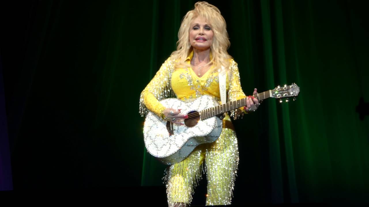 Dolly Parton - Jolene - PNC Bank Arts Center, Holmdel, NJ 6/26/2016 4K HD