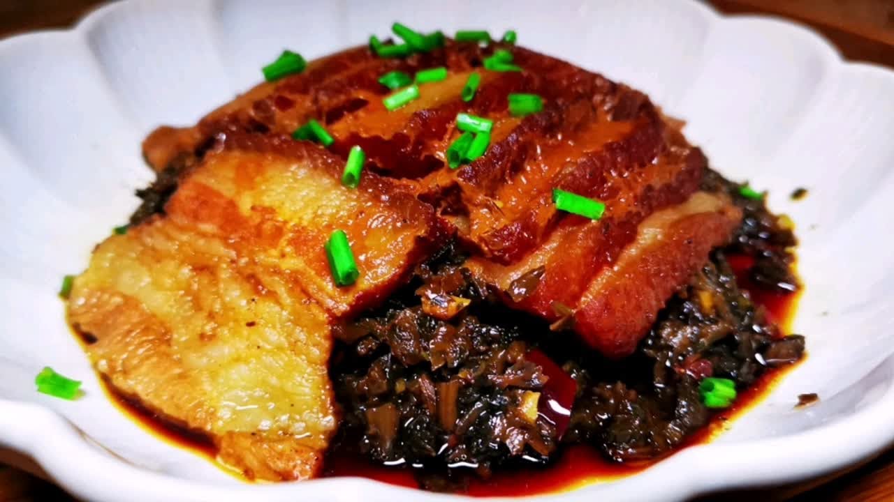 四川宴席必备的咸烧白，在家就能做，做法步骤详细，耙糯肥而不腻