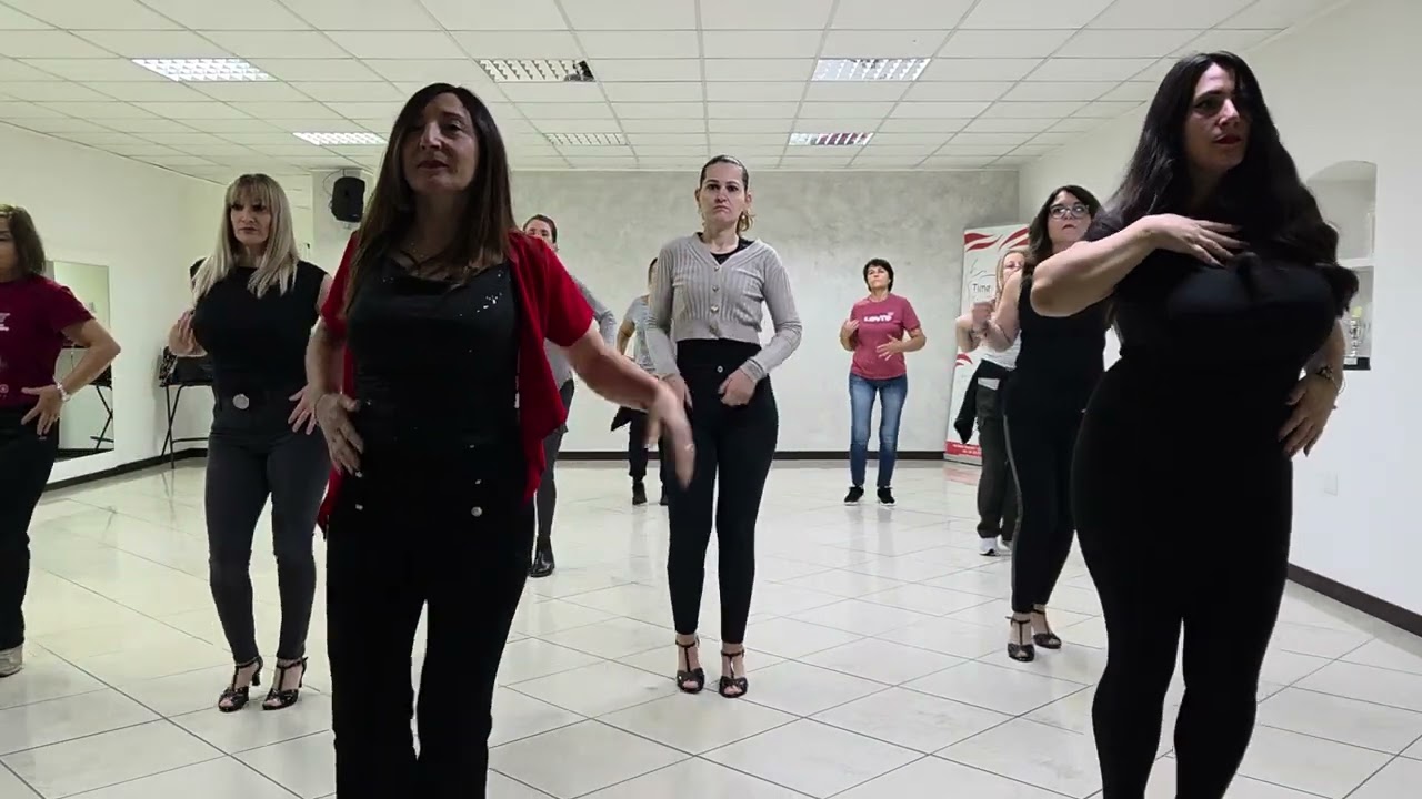 BESAME DESPACIO - Kizomba 2025 -  Ballo di Gruppo Coreo RBL