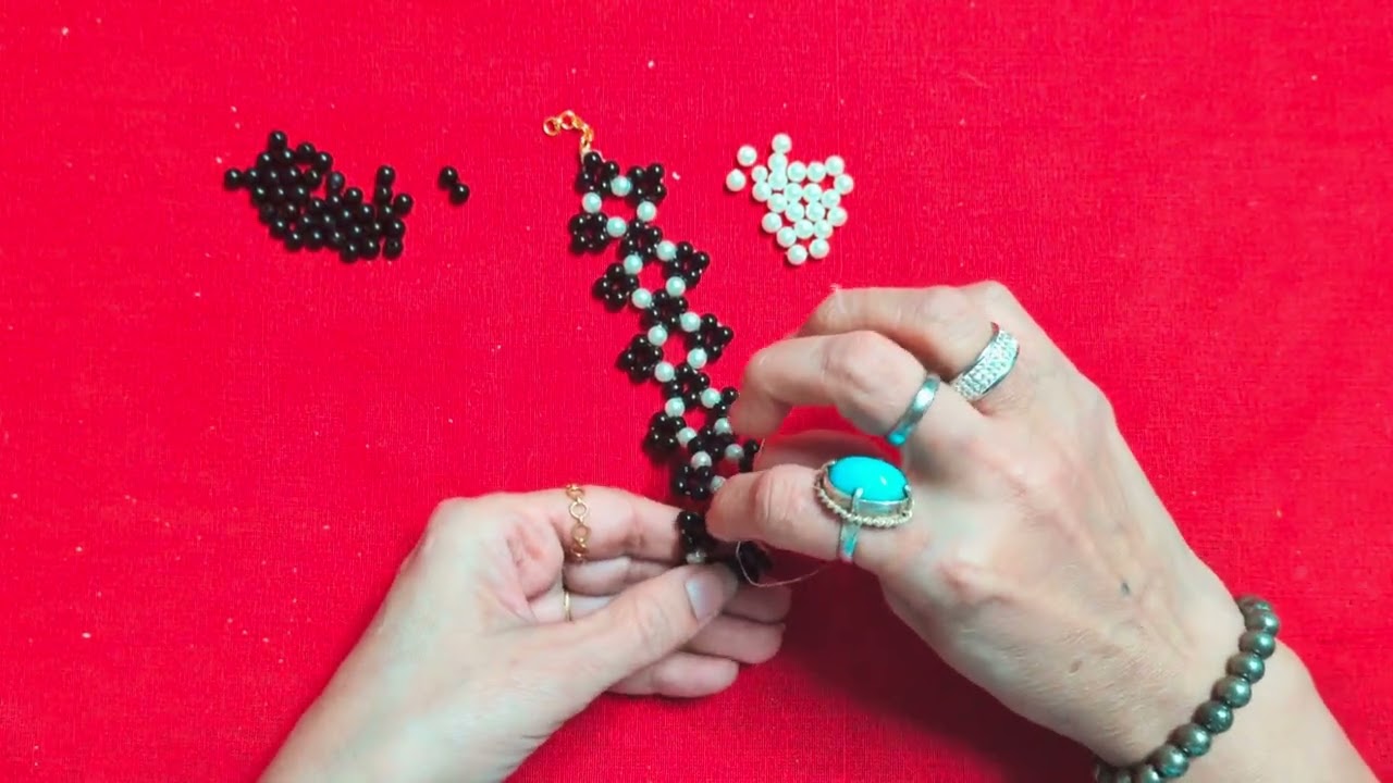 Black white pearl bracelet DIY 