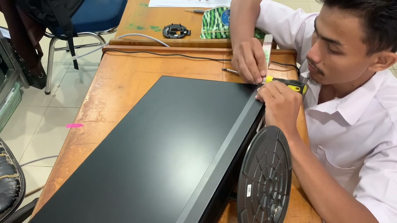 Cara Bongkar dan Upgrade Ram Lenovo AIO 520-22IKU