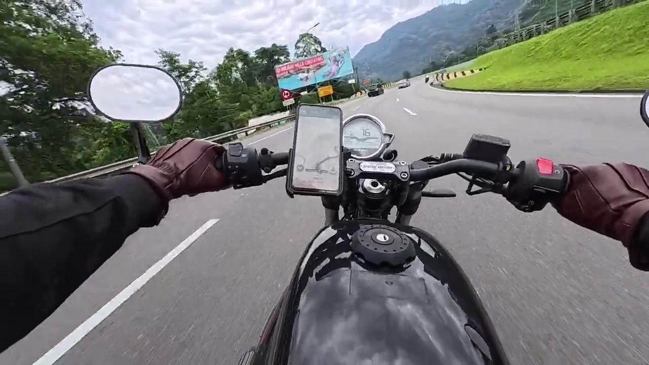 Moto Guzzi V7 Stone SE, Honda CB350RS, Ducati Scrambler Nightshift santai ride to Lemang To'ki Pt.1