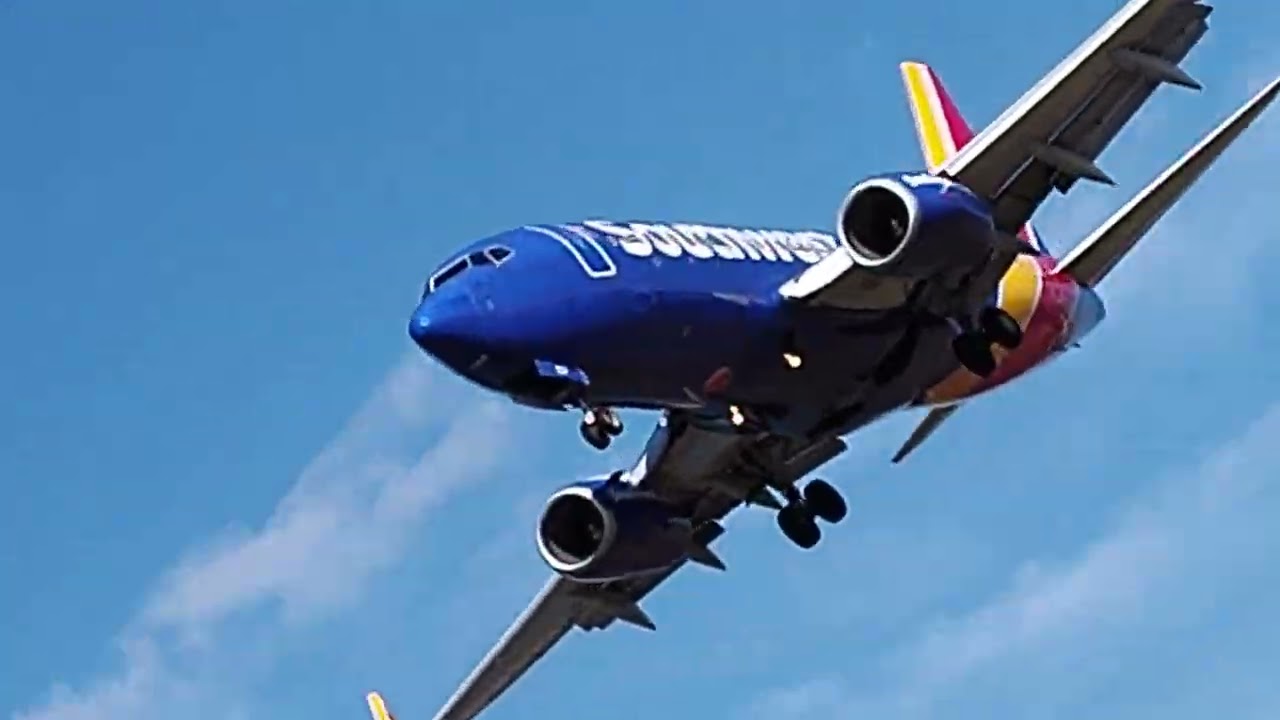 I🇺🇲  It's Time For Landing Plane Coming Around Gorgeous Weather Fantastic Ambiance Reagan National🛬🛫