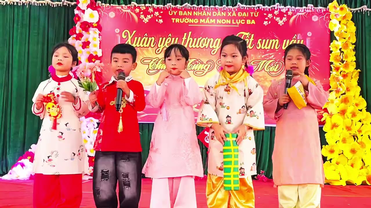 Các bé lớp MG 5 tuổi A tham gia Hội xuân 2026